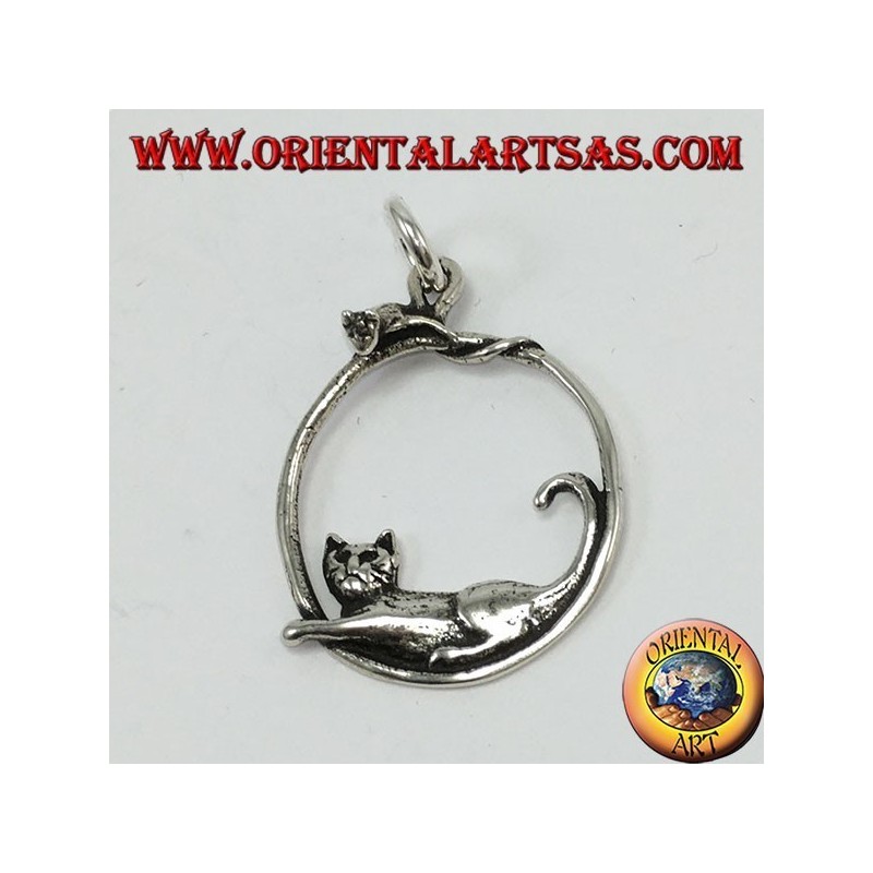 Silver pendant, cat and mouse on the rim
