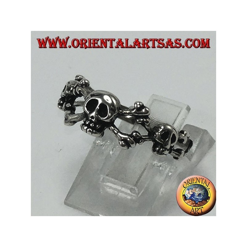 Anello in argento tre teschi con osse