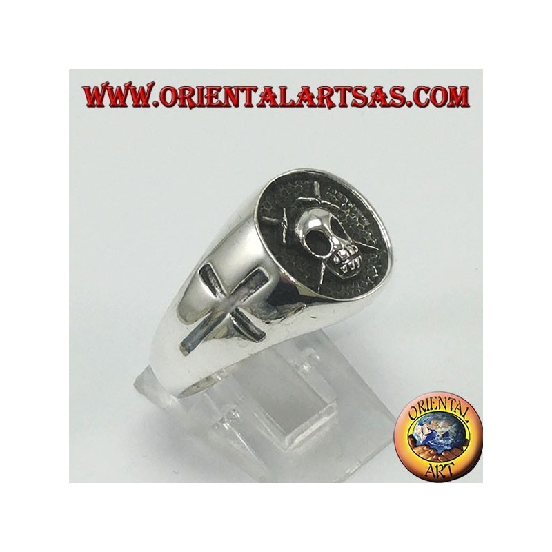 Bague en argent, crâne avec des croix