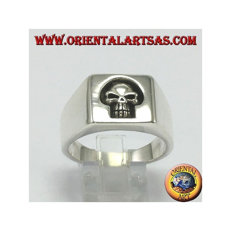 Sello de anillo plateado, cráneo no recubierto