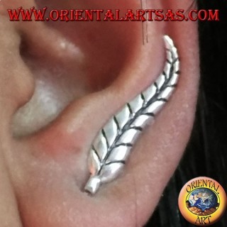 Pendiente de plata, cubierta de oreja de pluma