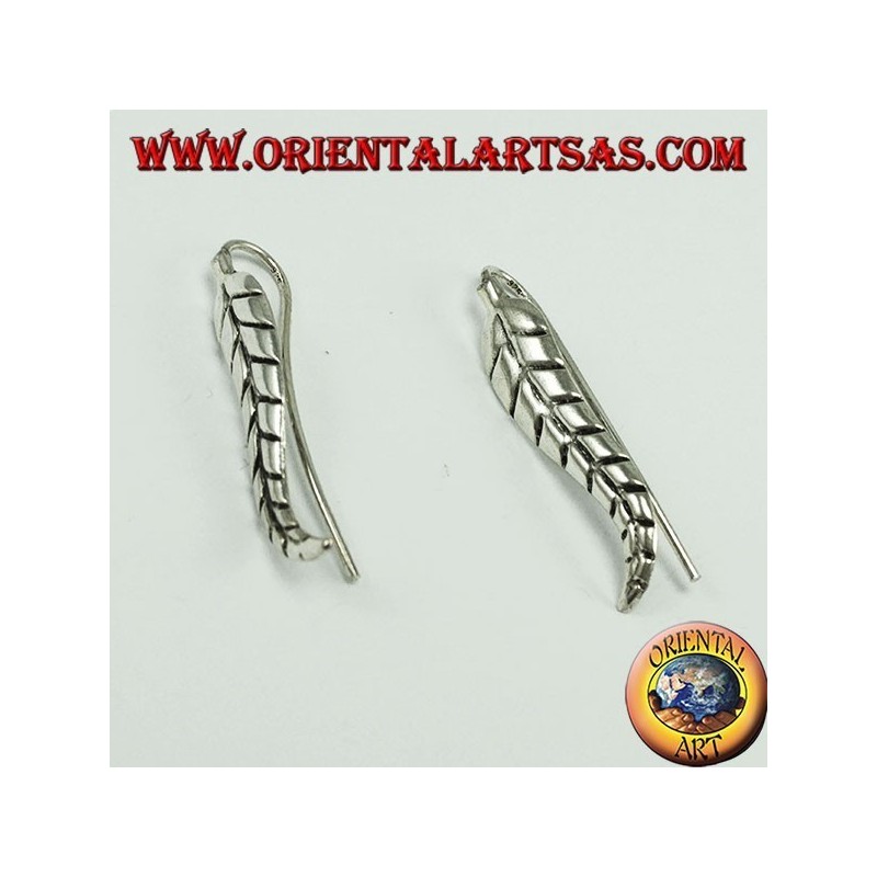 Pendiente de plata, cubierta de oreja de pluma