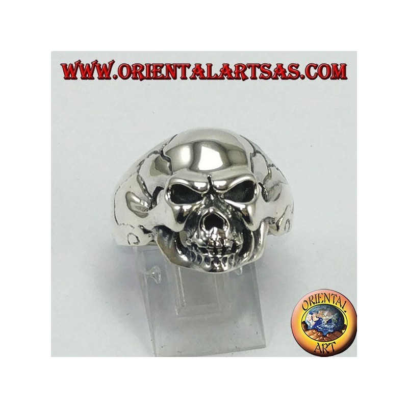 Anello in argento, teschio duro