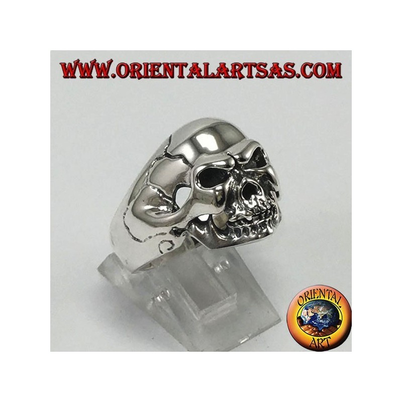 Anillo de plata, cráneo duro